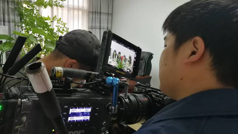 用镜头讲好产品故事！若尔盖产品视频拍摄公司让冰冷商品拥有温度与灵魂